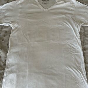 Kenneth Cole Reaction Classic White V-Neck Tee